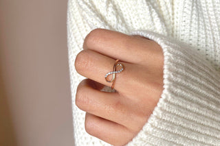 Round Cut Infinity Diamond Ring for Valentine Gift