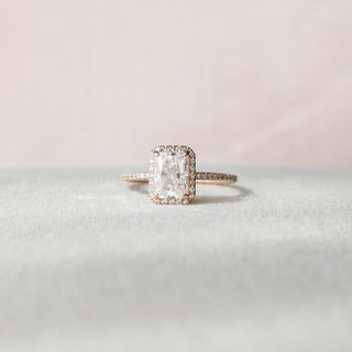 Bague de fiançailles avec halo de diamants en moissanite pavée radiante de 2,0 ct