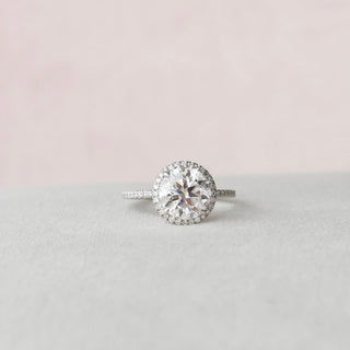 Bague de fiançailles en moissanite de style halo à taille ronde de 3,0 ct