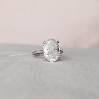 Bague de fiançailles en moissanite de style solitaire à taille ovale de 5,0 ct