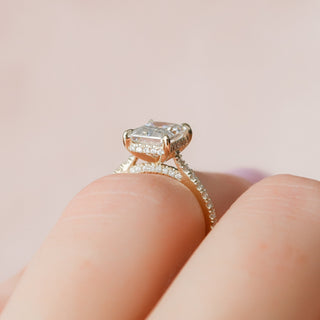 Bague de fiançailles en moissanite avec halo caché et pavé de 2,5 ct