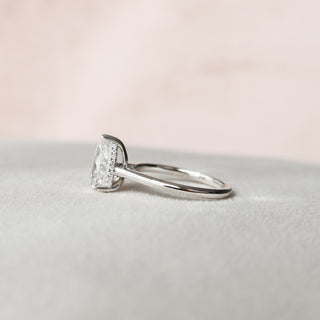 Bague de fiançailles avec halo caché en moissanite en forme de poire de 1,5 ct