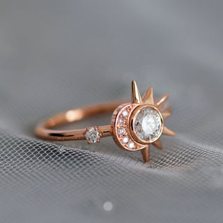 Bague de fiançailles en or massif avec diamants et moissanite ronde, soleil et croissant de lune