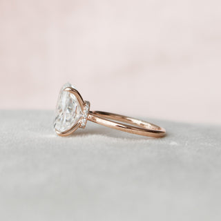 Bague de fiançailles en moissanite ovale de 4,0 ct avec halo caché