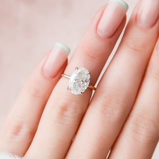 Bague de fiançailles en moissanite ovale de 4,0 ct avec halo caché