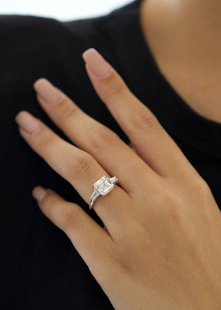 Bague de fiançailles avec diamant Asscher 3 pierres de 1,0 à 3,01 ct