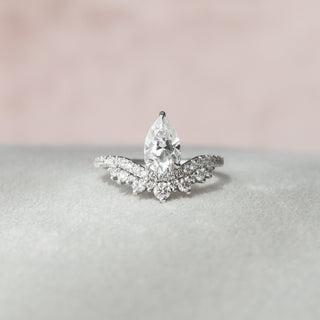 0.95 CT Pear Shaped Moissanite Chevron Engagement Ring