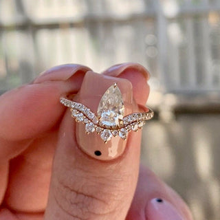 0.95 CT Pear Shaped Moissanite Chevron Engagement Ring