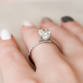 2 CT Oval Cut Moissanite Engagement Ring With Pave Setting