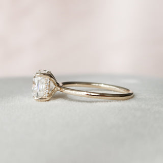 Bague de fiançailles solitaire avec halo caché en moissanite taille coussin de 3,50 ct 