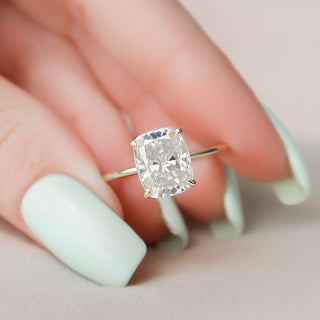 Bague de fiançailles avec halo caché en moissanite taille coussin allongée de 2,0 à 4,0 ct