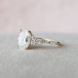 Bague de fiançailles avec grappe de diamants en moissanite à taille ovale de 2,0 à 4,0 ct