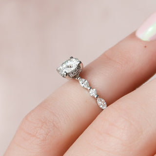 Bague de fiançailles avec halo caché de diamants en moissanite à taille ronde de 1,0 ct 