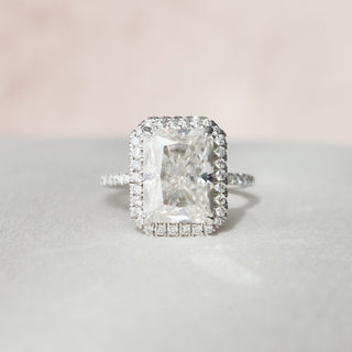 Bague de fiançailles avec diamants pavés en moissanite halo radiant de 5,0 ct pour femme