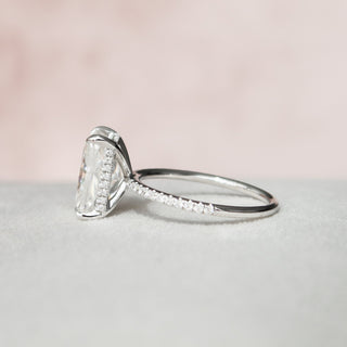 Bague de fiançailles pavée de diamants en moissanite avec halo caché radiant de 4,50 СT