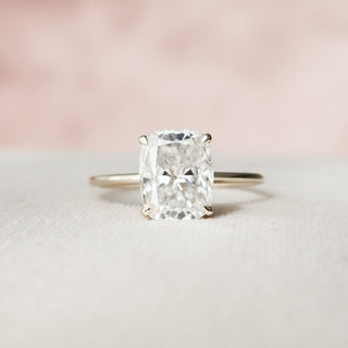 Bague de fiançailles avec halo caché en moissanite taille coussin allongée de 2,0 à 4,0 ct