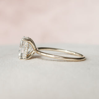 Anillo de compromiso con halo oculto de moissanita de talla cojín alargada de 2,0 CT a 4,0 CT