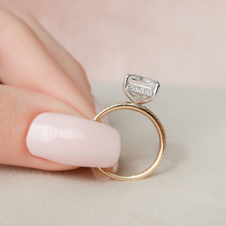 Bague de fiançailles en moissanite à halo caché de taille radiante 5,0 СT