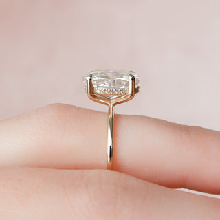 Bague de fiançailles solitaire en moissanite à coupe ovale allongée de 3,50 ct avec halo caché 