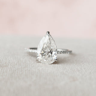 2.50CT Pear Cut Moissanite Solitaire Engagement Ring - ELITE CARAT