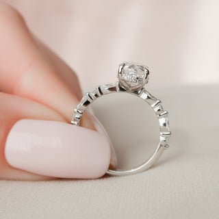 Bague de fiançailles avec halo caché de diamants en moissanite à taille ovale de 2,0 à 4,0 ct