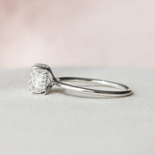 Bague de fiançailles solitaire en moissanite taille coussin 3,0 ct avec halo caché 