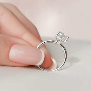 Bague de fiançailles solitaire en moissanite taille coussin 3,0 ct avec halo caché 