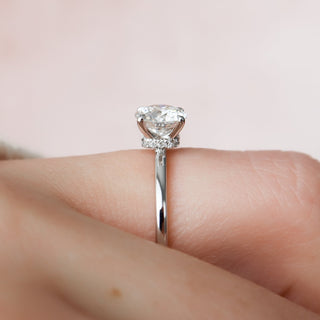 Bague de fiançailles avec halo caché en moissanite de forme ronde de 1,0 CT