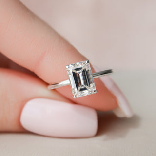 Bague de fiançailles avec halo caché en moissanite en forme d'émeraude de 2,0 ct