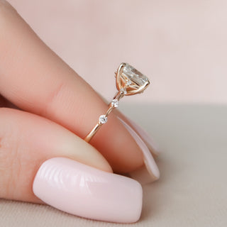 Bague de fiançailles solitaire en moissanite en forme de coussin de 2,0 ct