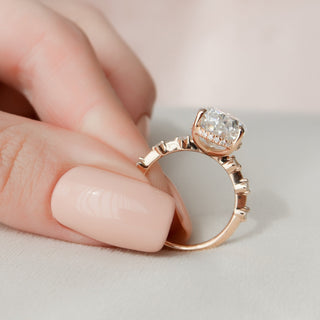 Anillo de compromiso de moissanita estilo pavé delicado con solitario en forma de pera de 5,0 quilates Listado personalizado para Connie