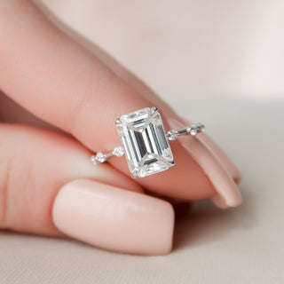 Bague de fiançailles solitaire en diamant et moissanite taille émeraude de 3,0 à 5,0 ct