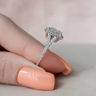 Anillo de compromiso con halo de moissanita y diamante de corte radiante de 3,50 quilates con cuerpo dividido 