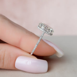 Bague de fiançailles en moissanite à taille ovale et sertissage pavé de 3,5 ct