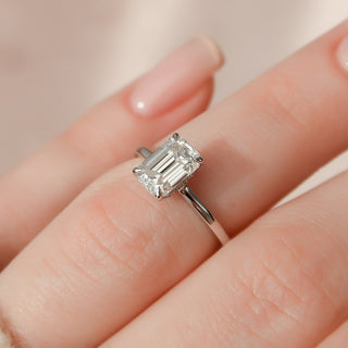 Bague de fiançailles avec halo caché en moissanite en forme d'émeraude de 1,50 ct