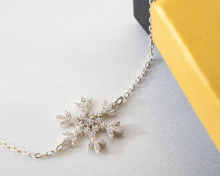 Pulsera de copo de nieve brillante con diamantes de talla redonda para regalo de Navidad 