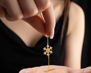 Round Cut Diamond Shining snowflake Bracelet for Christmas Gift