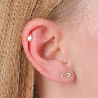 Boucle d'oreille en cartilage avec diamant taille ronde pour elle 