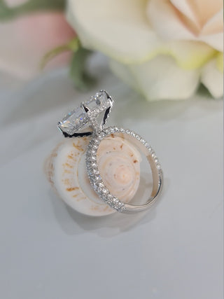 Bague de fiançailles avec diamants de laboratoire G/VS1 à halo caché radiant de 2,50 CT à 4,50 CT