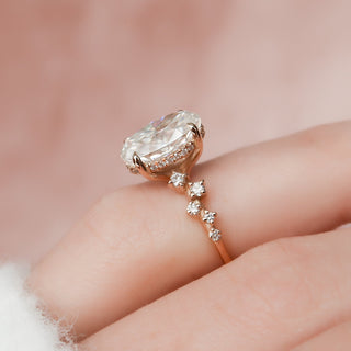 Bague de fiançailles en diamants Moissanite ovale avec halo caché de 3,0 ct et pavé en zigzag