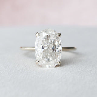 Bague de fiançailles solitaire en moissanite à coupe ovale allongée de 3,50 ct avec halo caché 