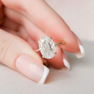 Bague de fiançailles solitaire en moissanite à coupe ovale allongée de 3,50 ct avec halo caché 