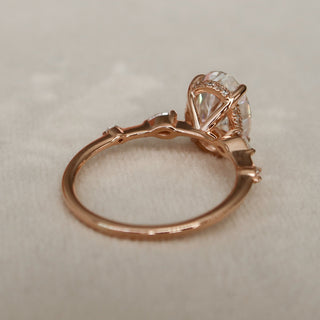 Bague de fiançailles avec halo caché en moissanite de forme ovale de 2,0 ct