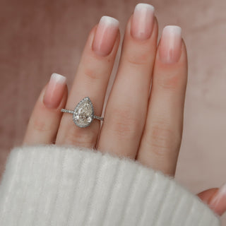 Bague de fiançailles halo en moissanite en forme de poire de 2,0 ct