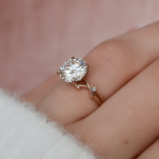 Bague de fiançailles en moissanite à taille ronde et sertie de brindilles pavées de 2,5 ct