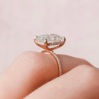 Bague de fiançailles en moissanite à halo caché de taille radiante 5,0 СT