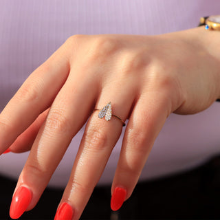 Anillo de diamantes de talla redonda con forma de corazón pavé pequeño para regalo de San Valentín