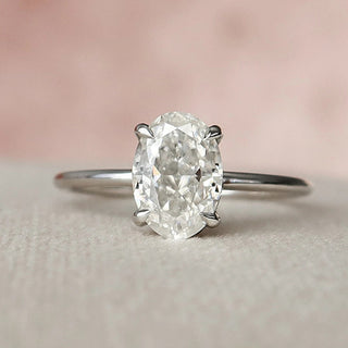 Bague de fiançailles de mariée avec solitaire en moissanite à taille ovale de 1,50 ct 