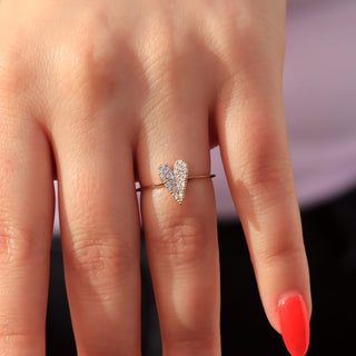 Anillo de diamantes de talla redonda con forma de corazón pavé pequeño para regalo de San Valentín