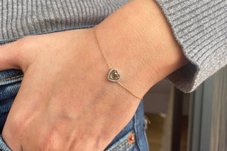 Pulsera con halo de diamantes en forma de corazón para regalar en San Valentín